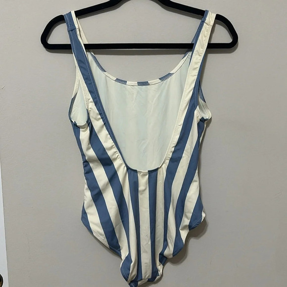 SOLID & STRIPED - Picture 7 of 8